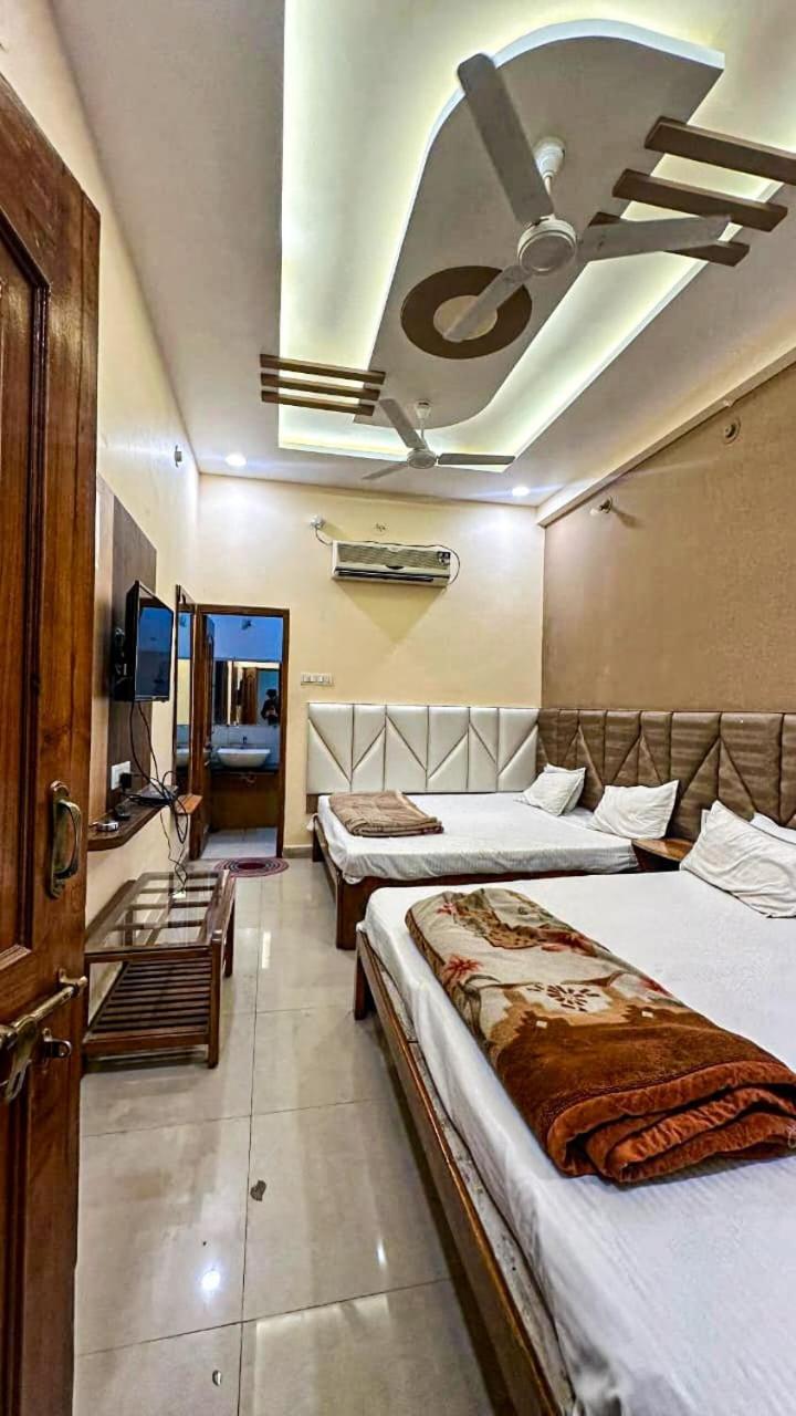 Hotel Pleasure Landmark Ujjain Exterior foto
