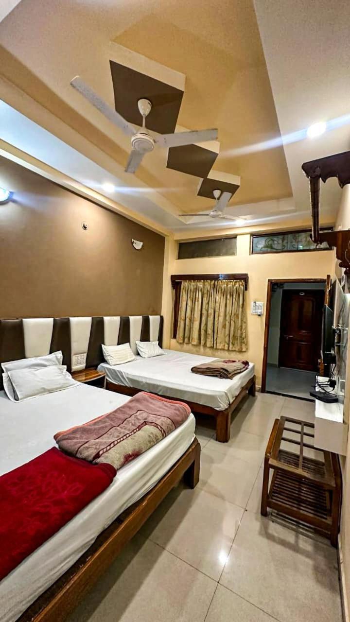 Hotel Pleasure Landmark Ujjain Exterior foto